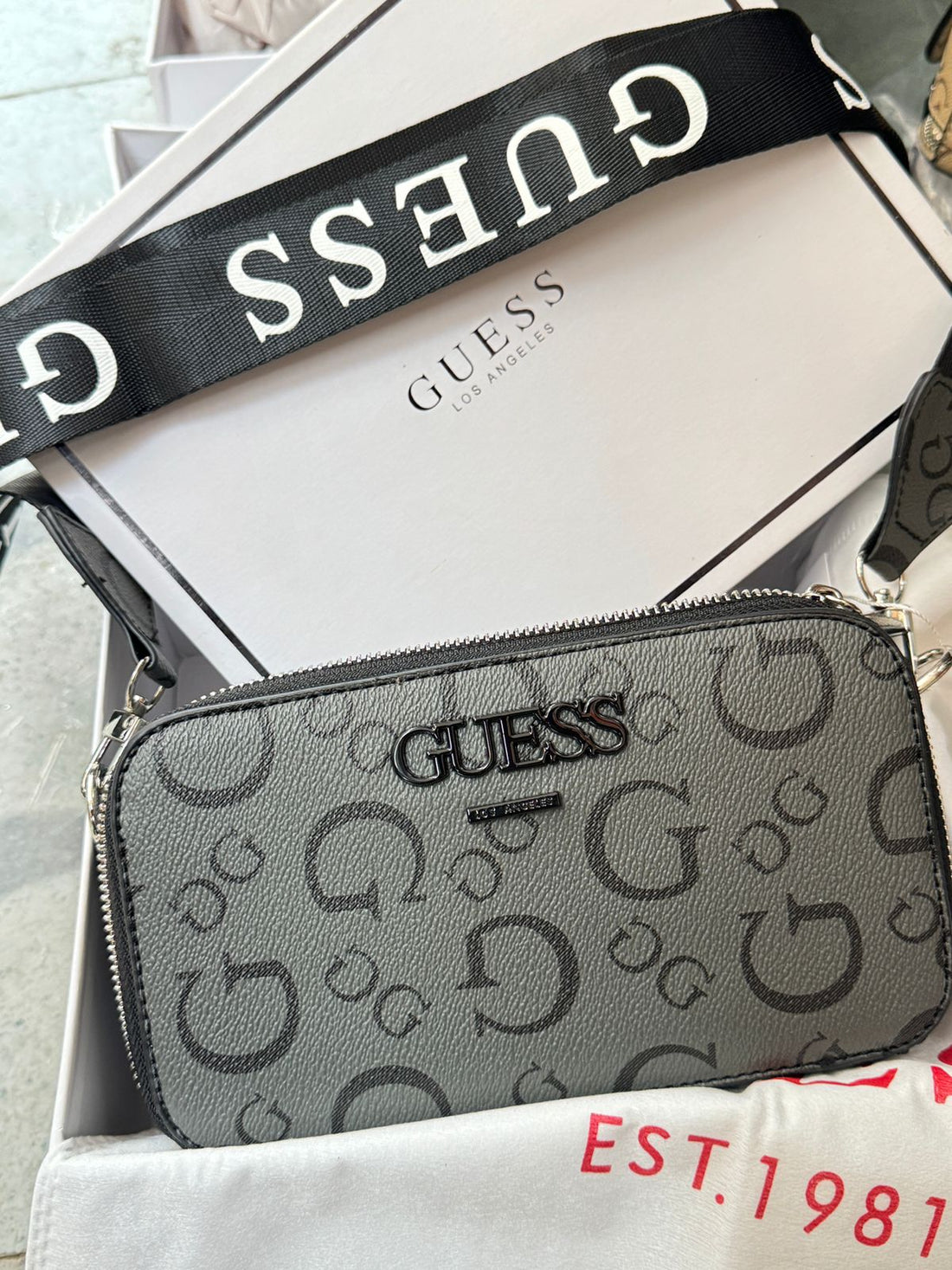 GUESS SNAPSHOT CAMERA SLING