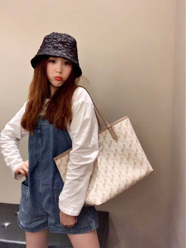 Coach Signature City Tote Bag With OG Box & Dust Bag