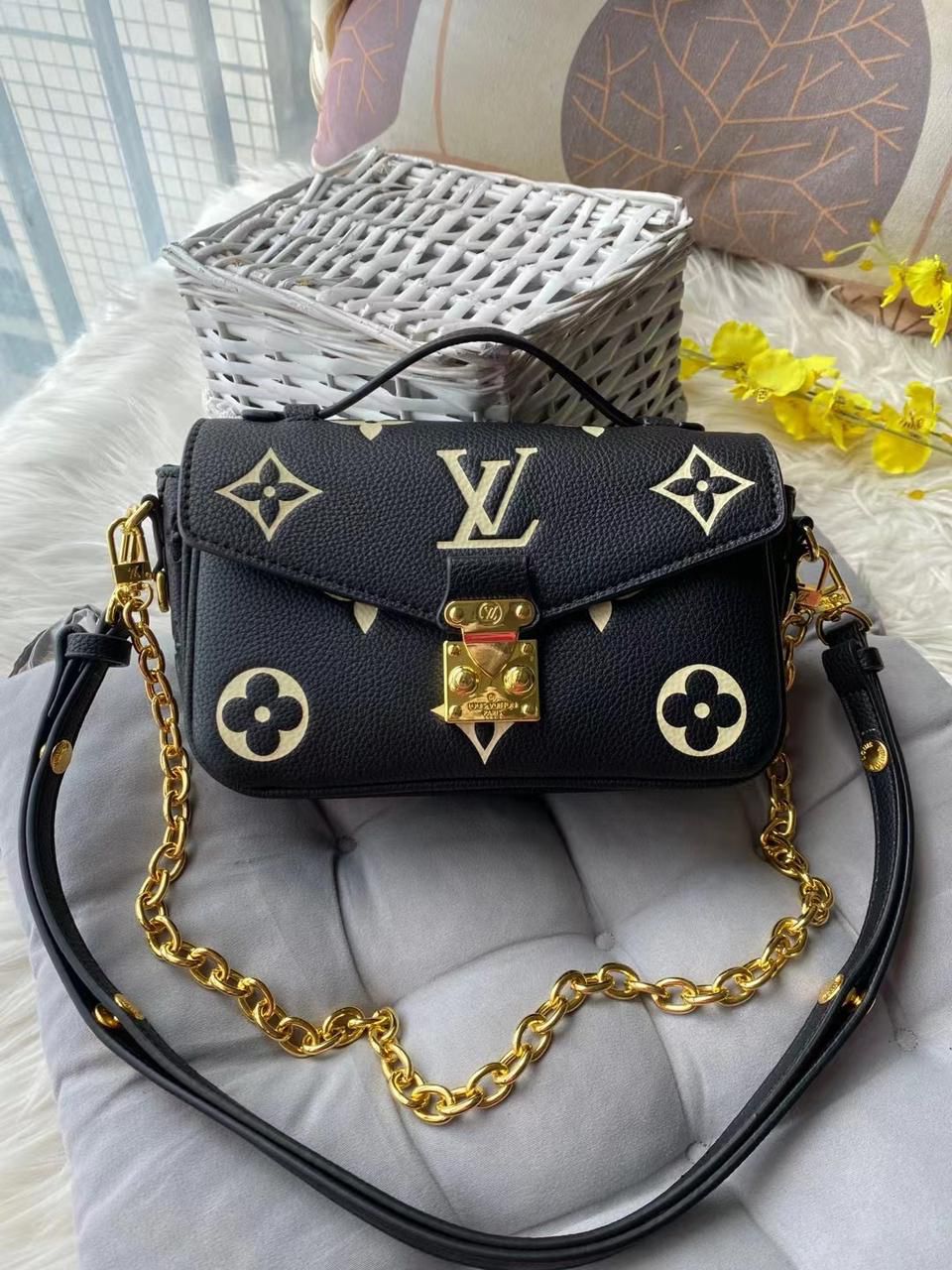 Louis Vuitton Metis Pochette East West Bag