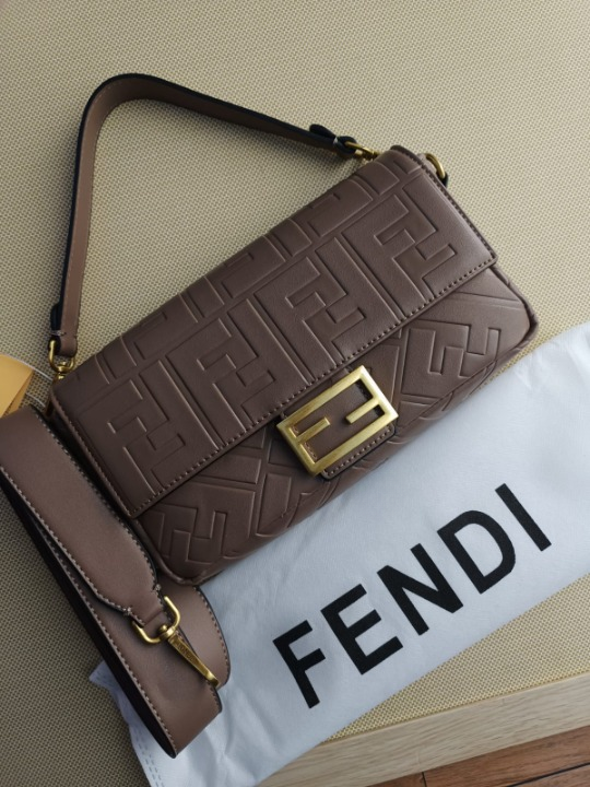 FENDI BAGUETTE