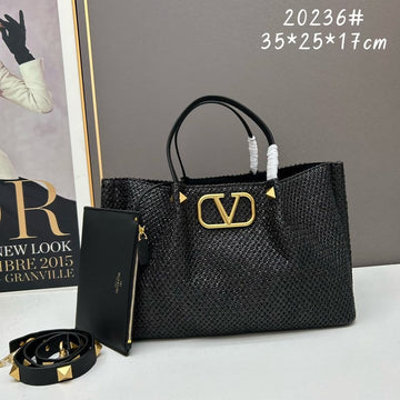 VALENTINO V LOGO STRAW PLAQUE TOTE BAG