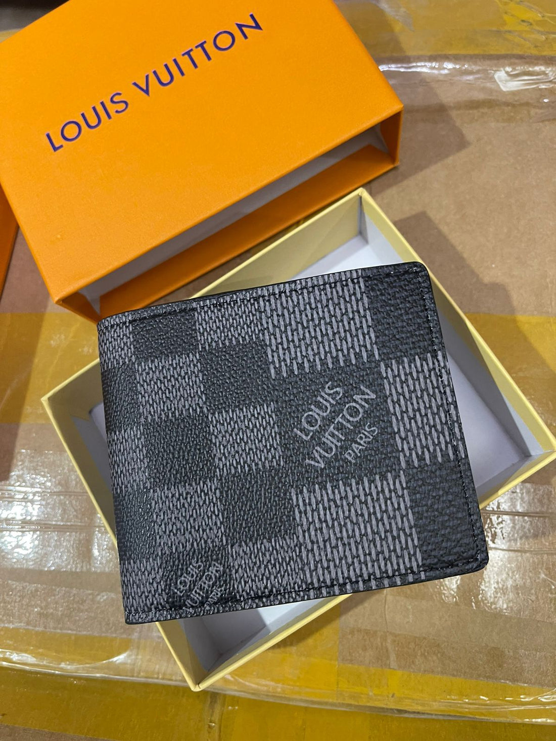 Louis Vuitton Men's Wallet Series