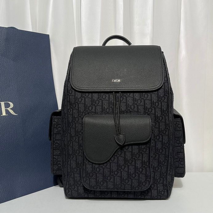 DIOR SADDLE BACKPACK