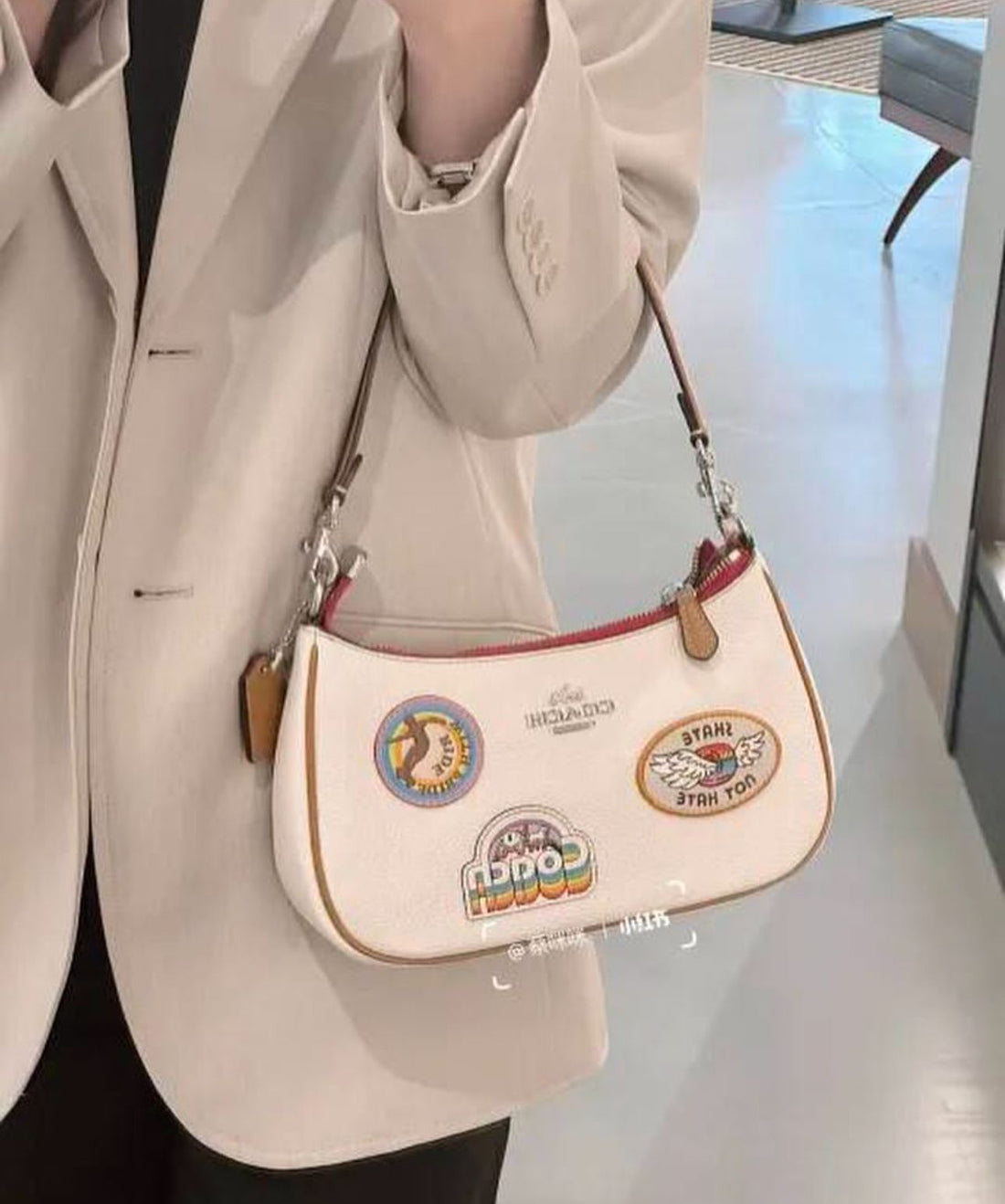 COACH TERI SHOULDER AUTHENTIC PATCH SERIES