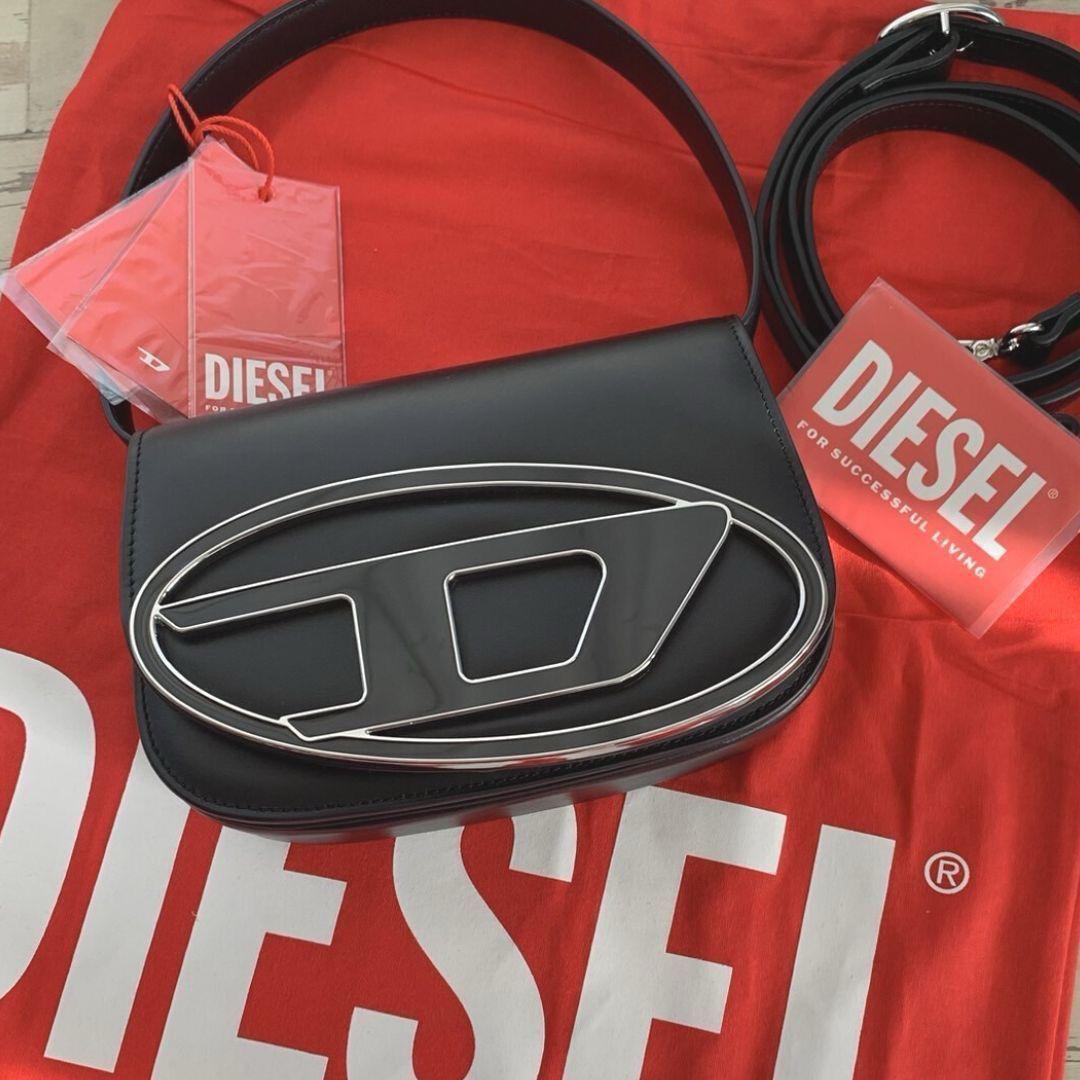 DIESEL METALLIC CHROME SHOULDER BAG