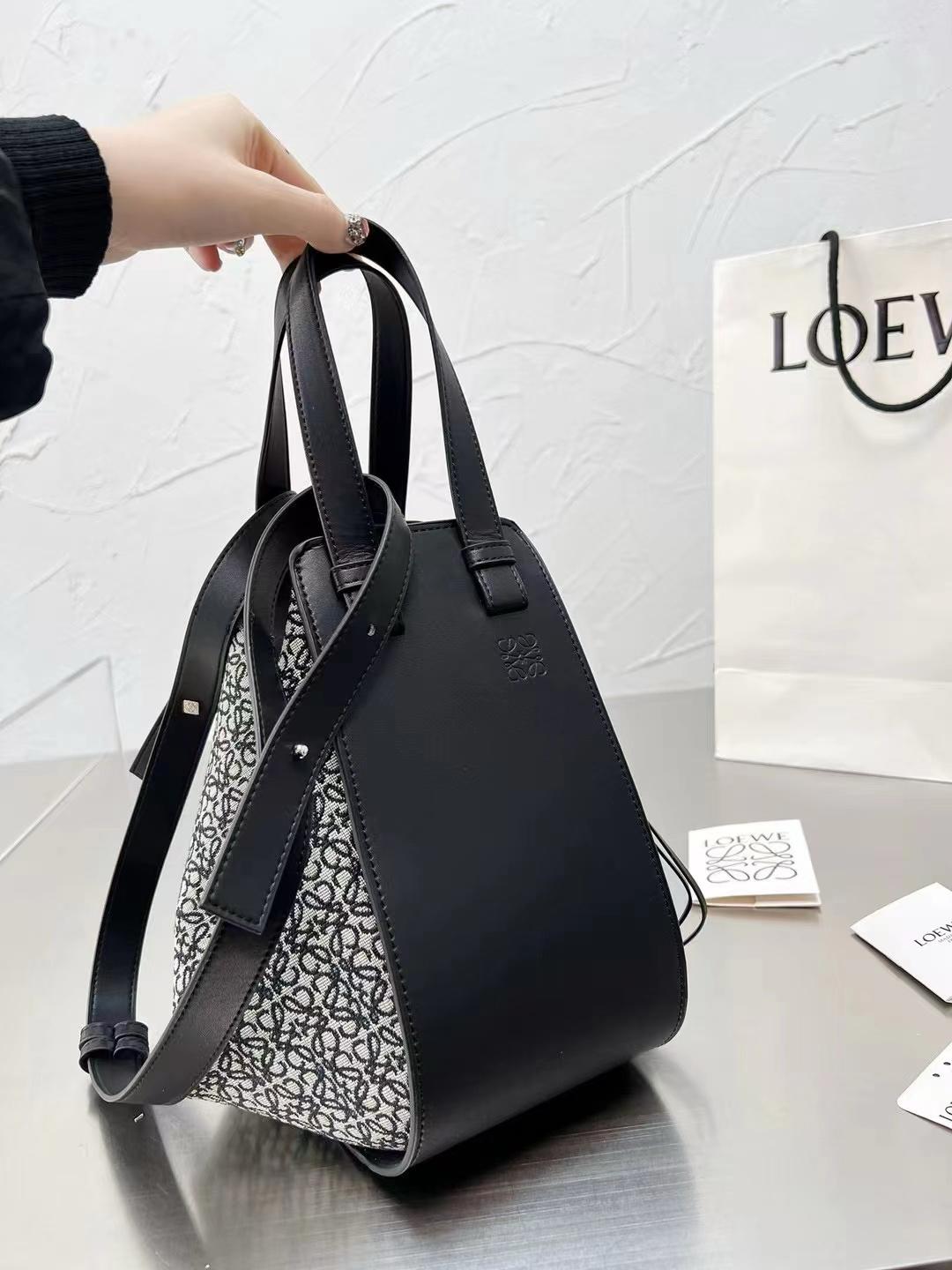 LEOWE HAMMOCK HANDBAG IN ANAGRAM JACQUARD