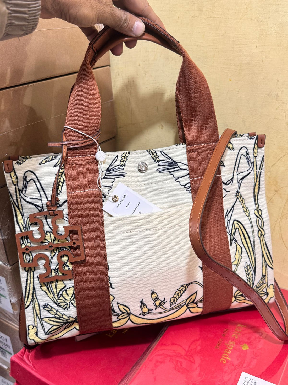 TORY BURCH CANVAS PRINTED SERIES MEDIUM TOTE BAGS