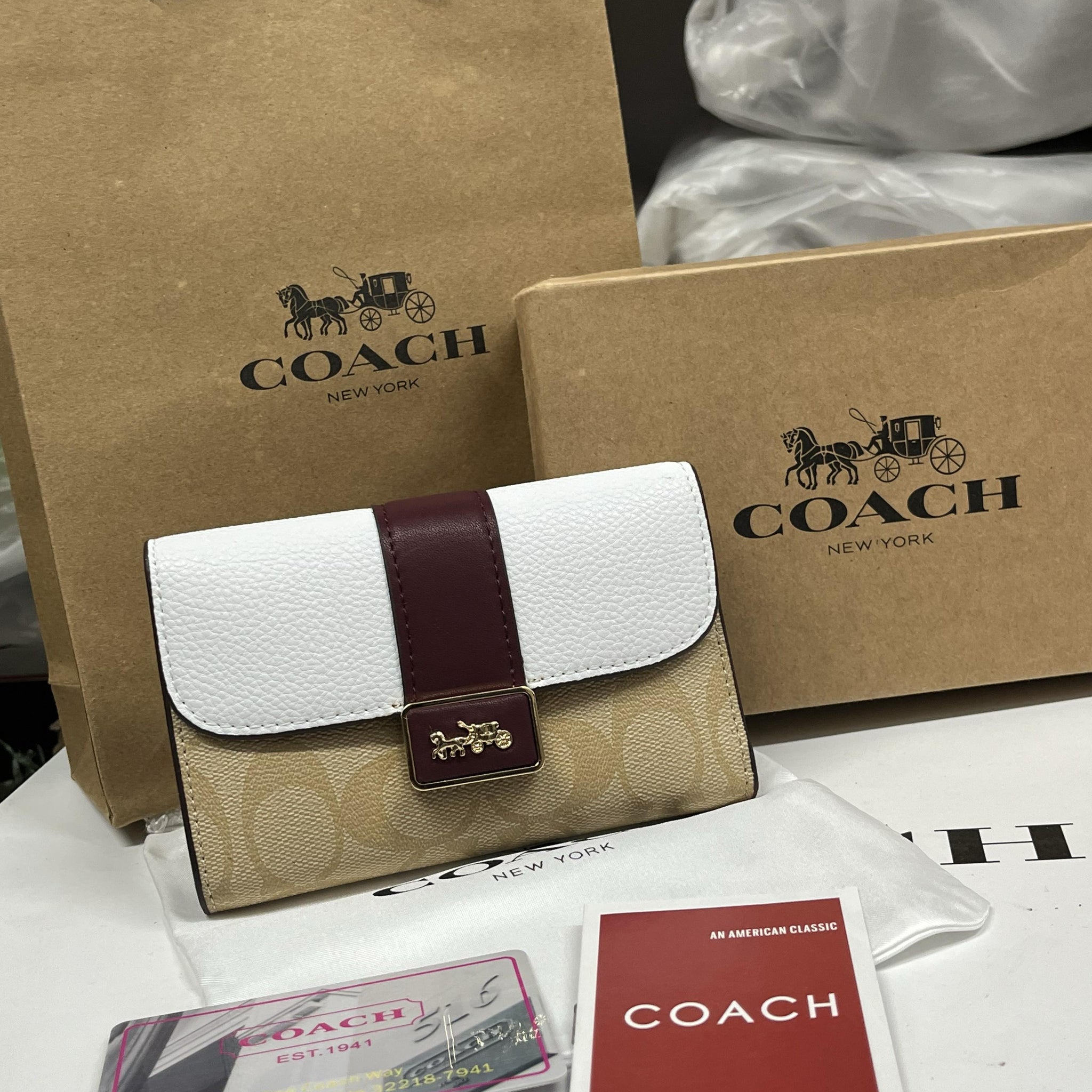COACH GRACE AUTHENTIC QUATER SIZE WALLET