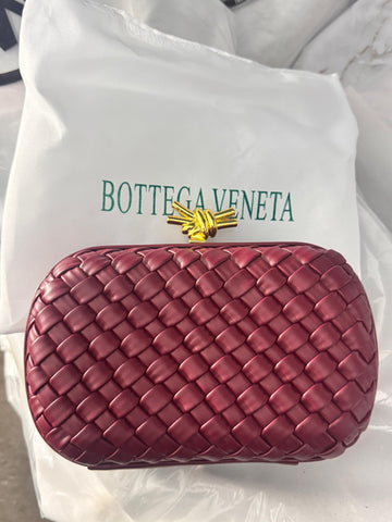 BOTTEGA CLUTCH