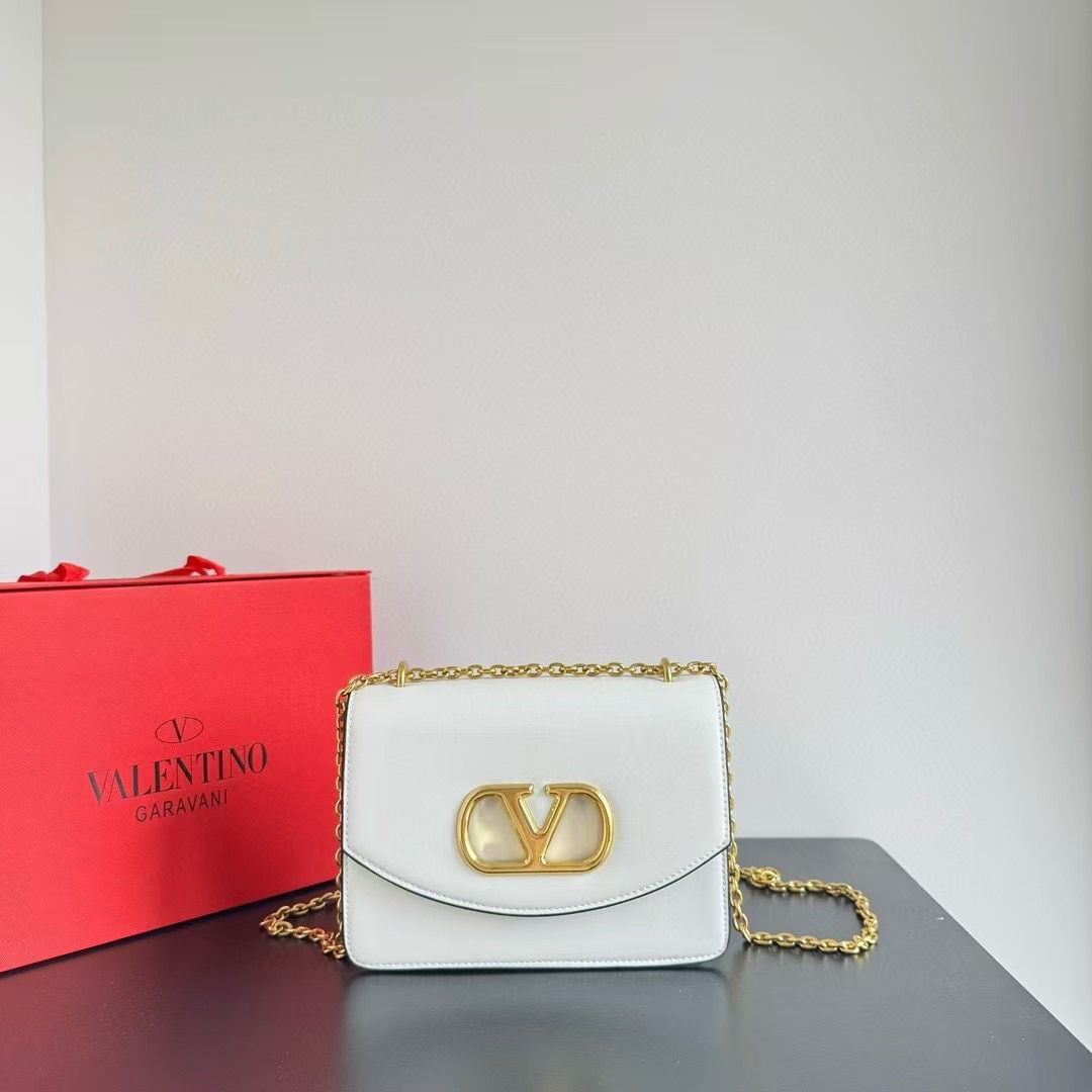 VALENTINO GARAVANI VAIN SHOULDER BAGS