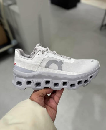 On Cloud monster White