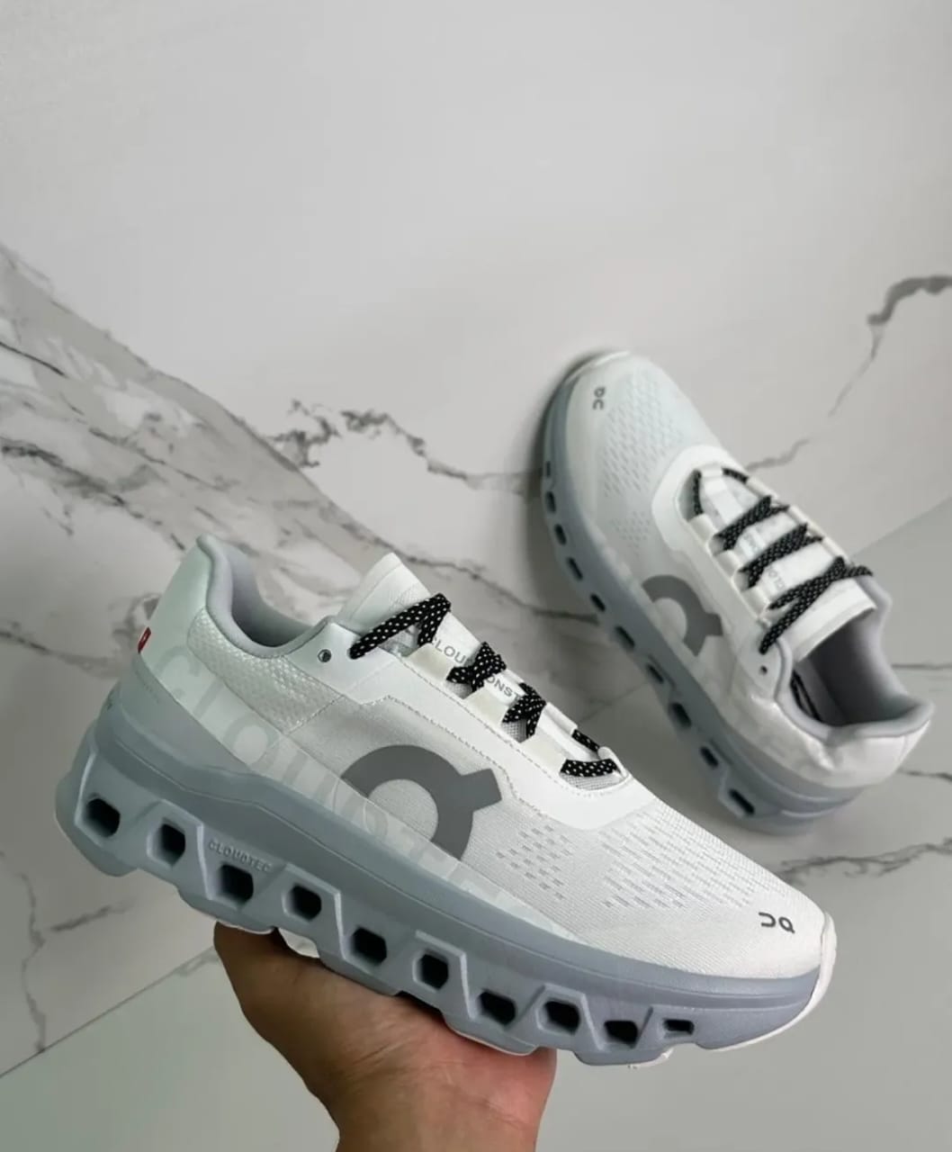 On Cloud monster White