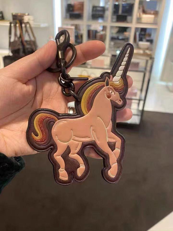 OACH ORIGINALS KEY CHARMS