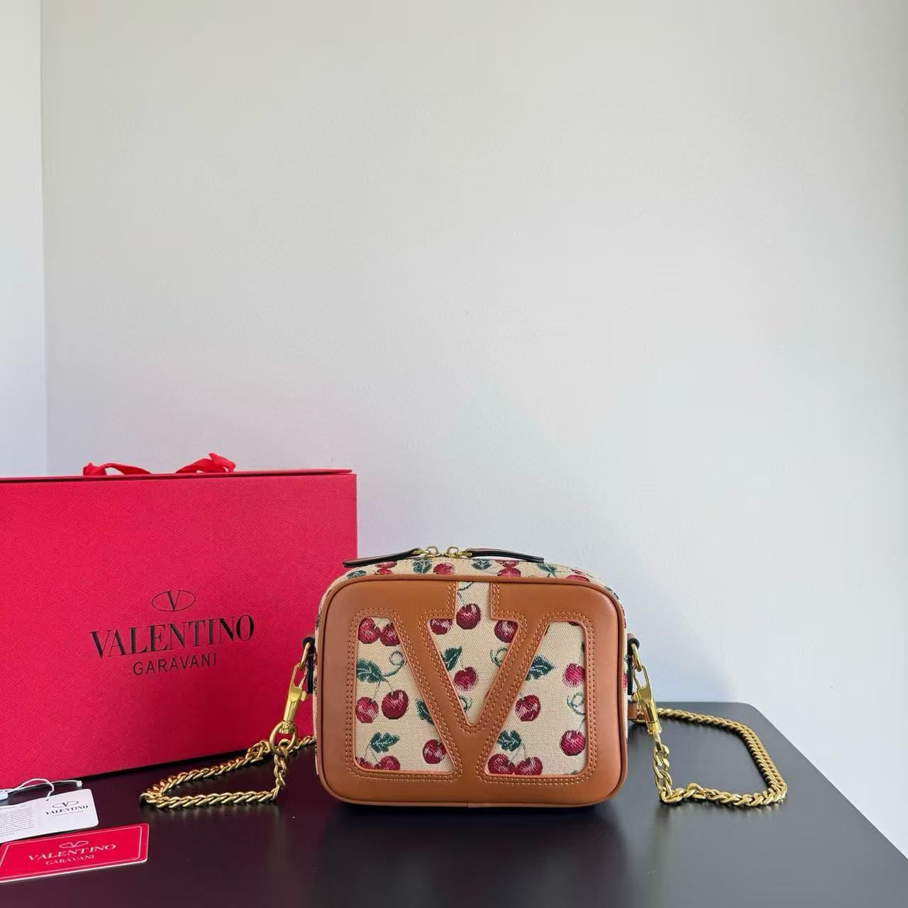 VALENTINO VIVA SUPERSTAR V LOGO SLING BAG