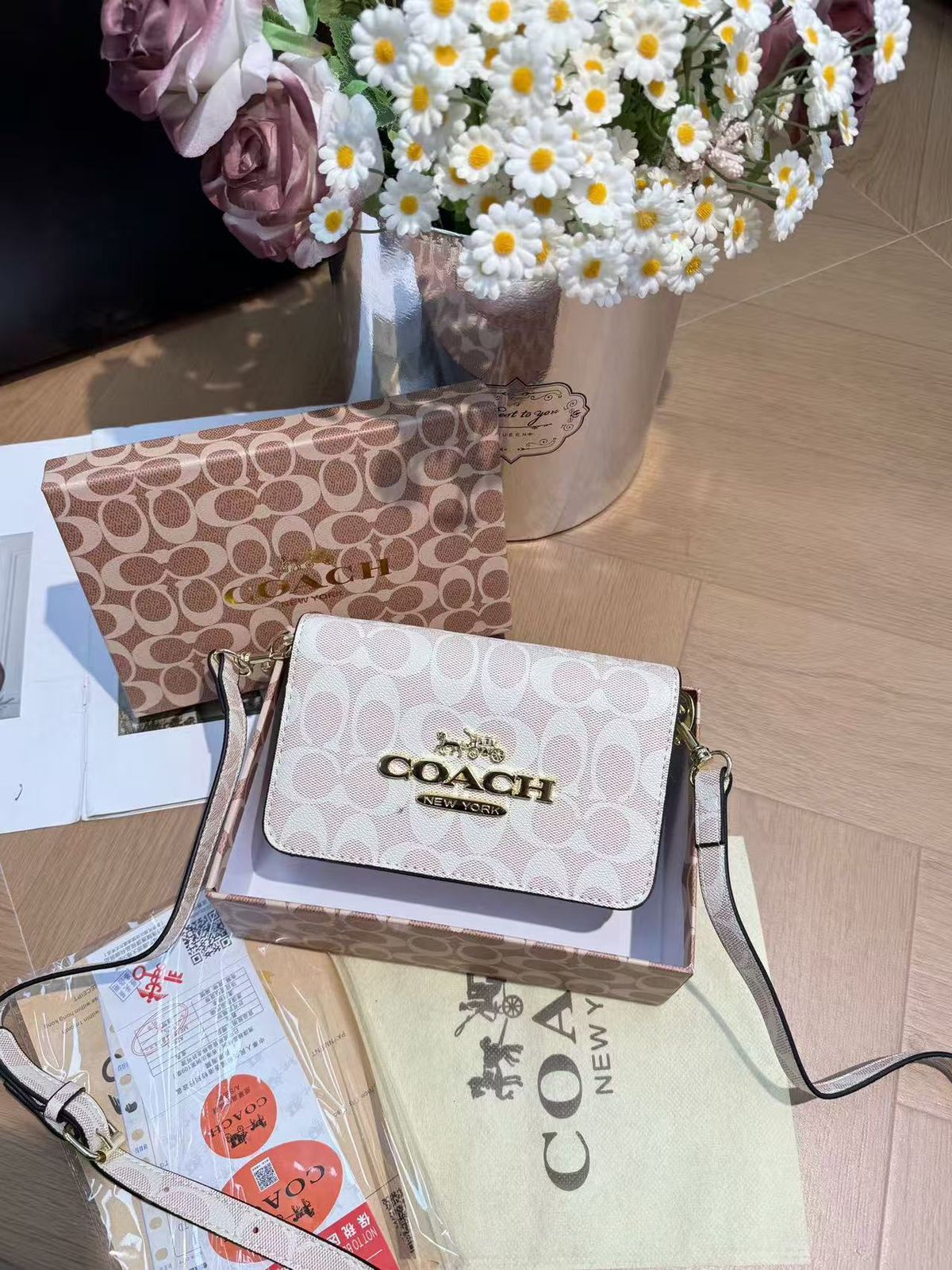 COACH SMALL SLING BAG