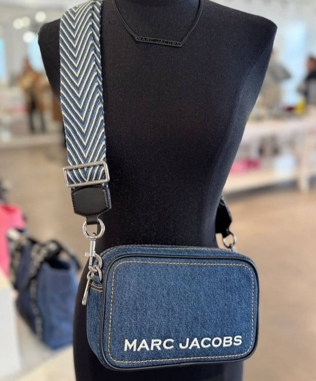MARC JACOBS NWT CROSSBODY CAMERA BROAD STRAP  BAG