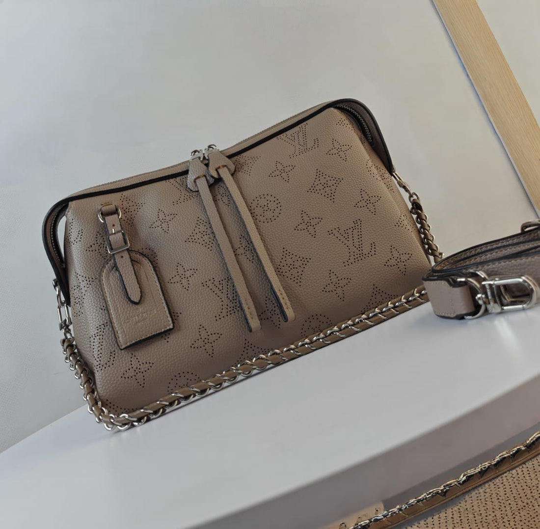 LOUIS VUITTON MAHINA