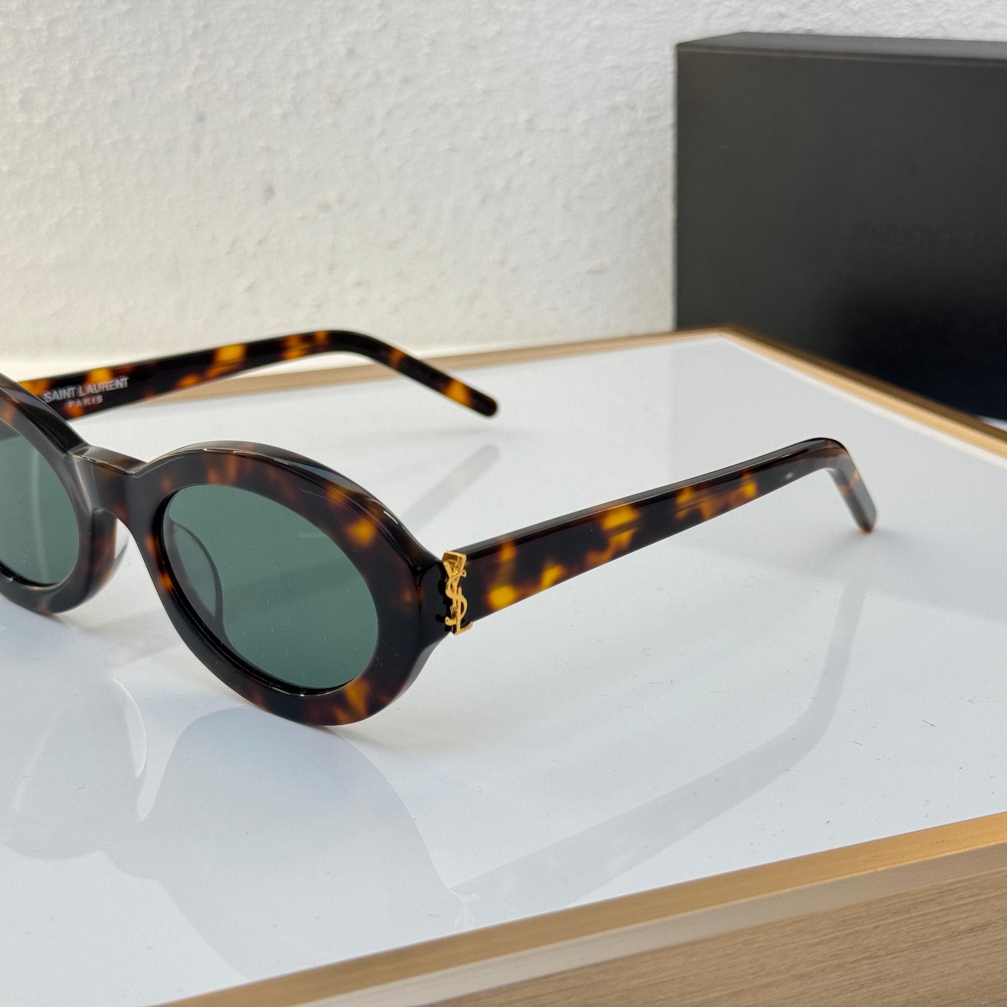 YSL STORE ARTICLE MOST TRENDING