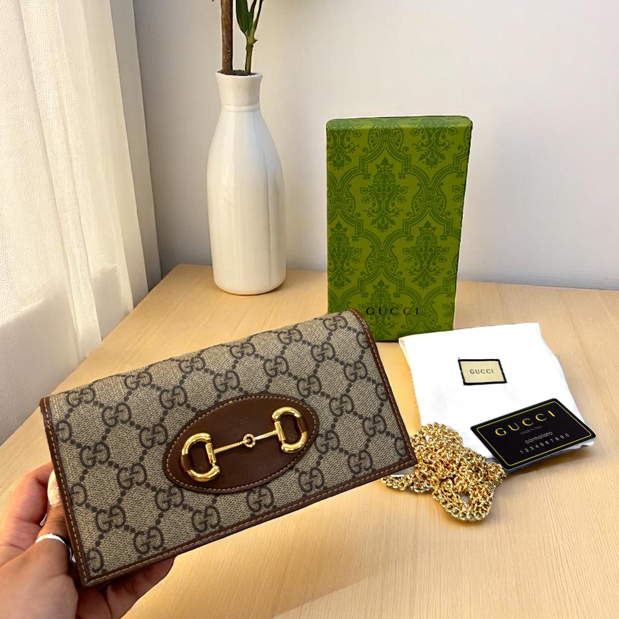 Gucci Chain Wallet – Luxury Edition