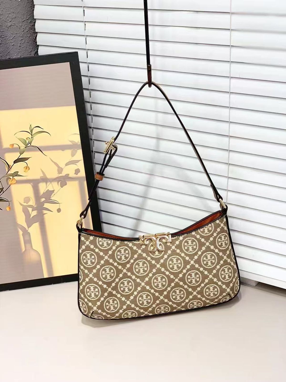 TORY BURCH ELANOR TRIMMED LEATHER SHOULDER BAG