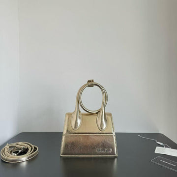 JACQUEMUS SHOULDER BAGS