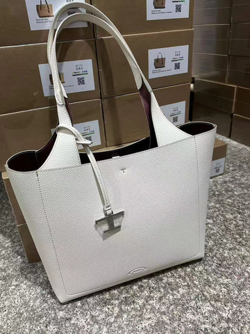 TODS TIMELESS  MEDIUM SIZED TOTE BAG