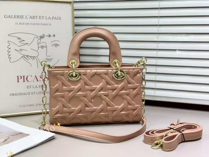 LADY DIOR D-JOY GRAPHIC EMBOSS SERIES