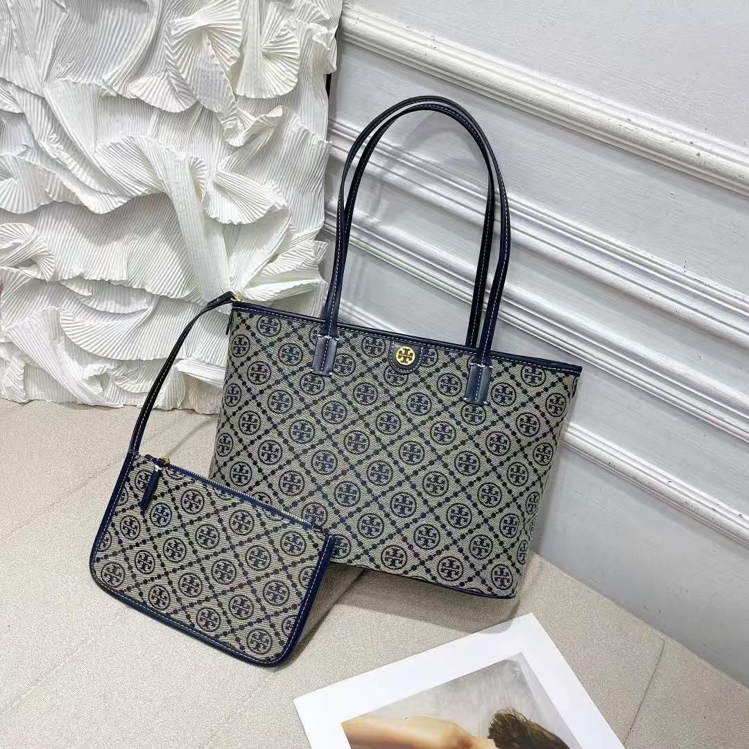 TORY BURCH LATEST MEDIUM SIZED. TOTE BAG