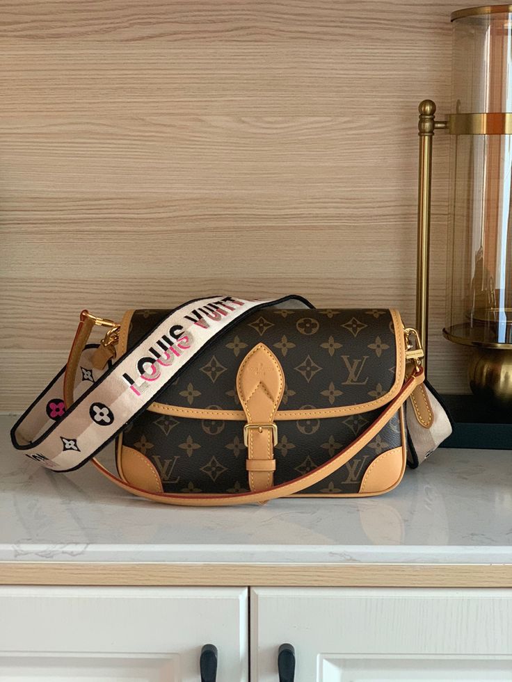 LOUIS VUITTON DIANE