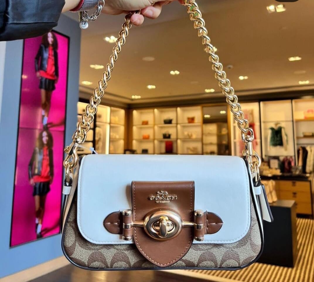 COACH CUTLET BRIE SHOULDER BAGS