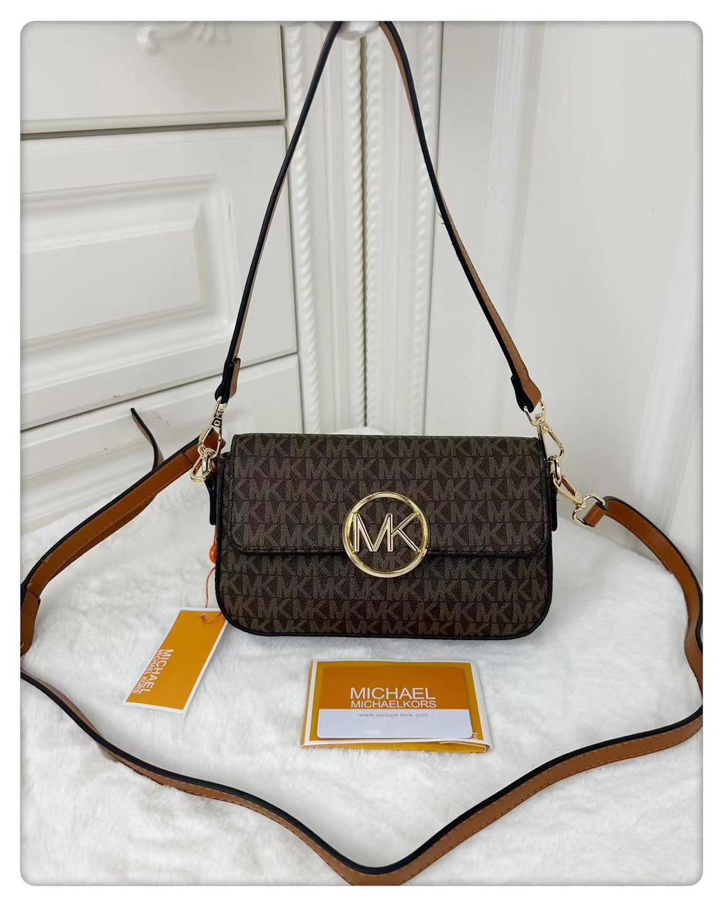 MICHAEL KORS ROUND LOGO SERIES SHOULDER BAG