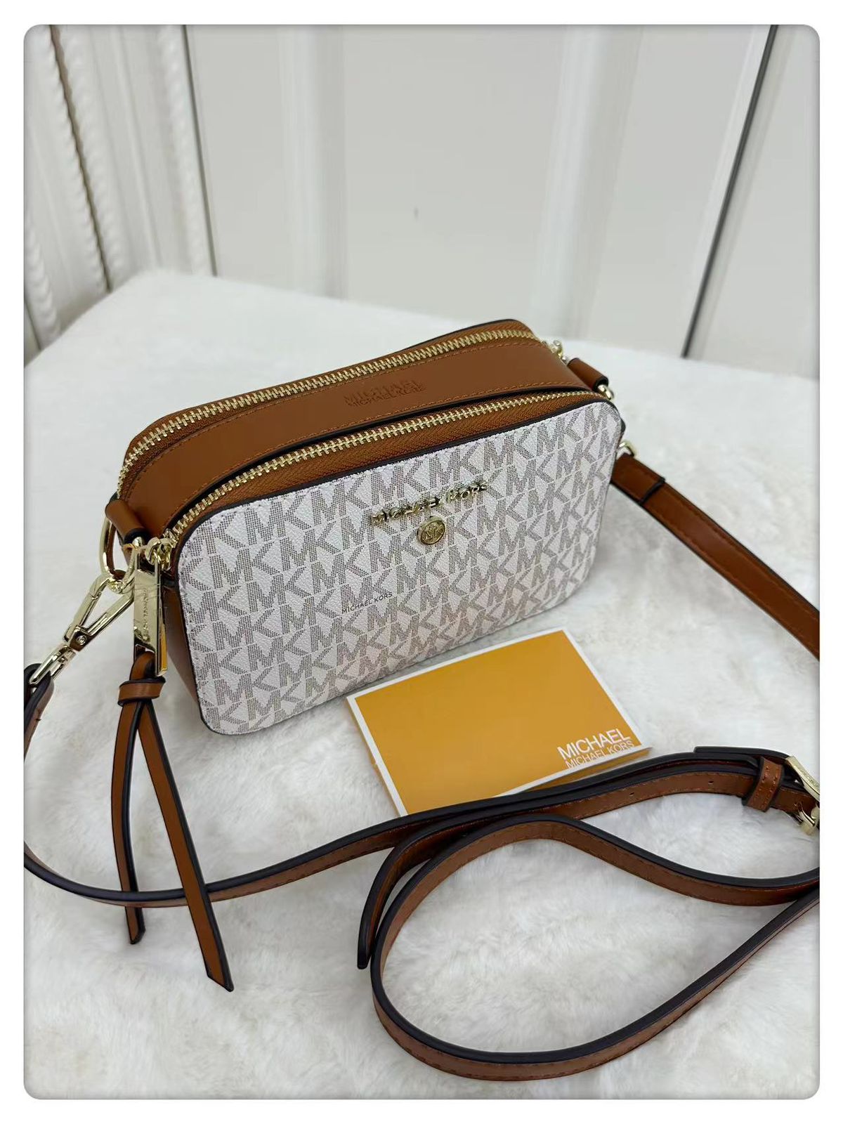 MICHAEL KORS SNAPSHOT