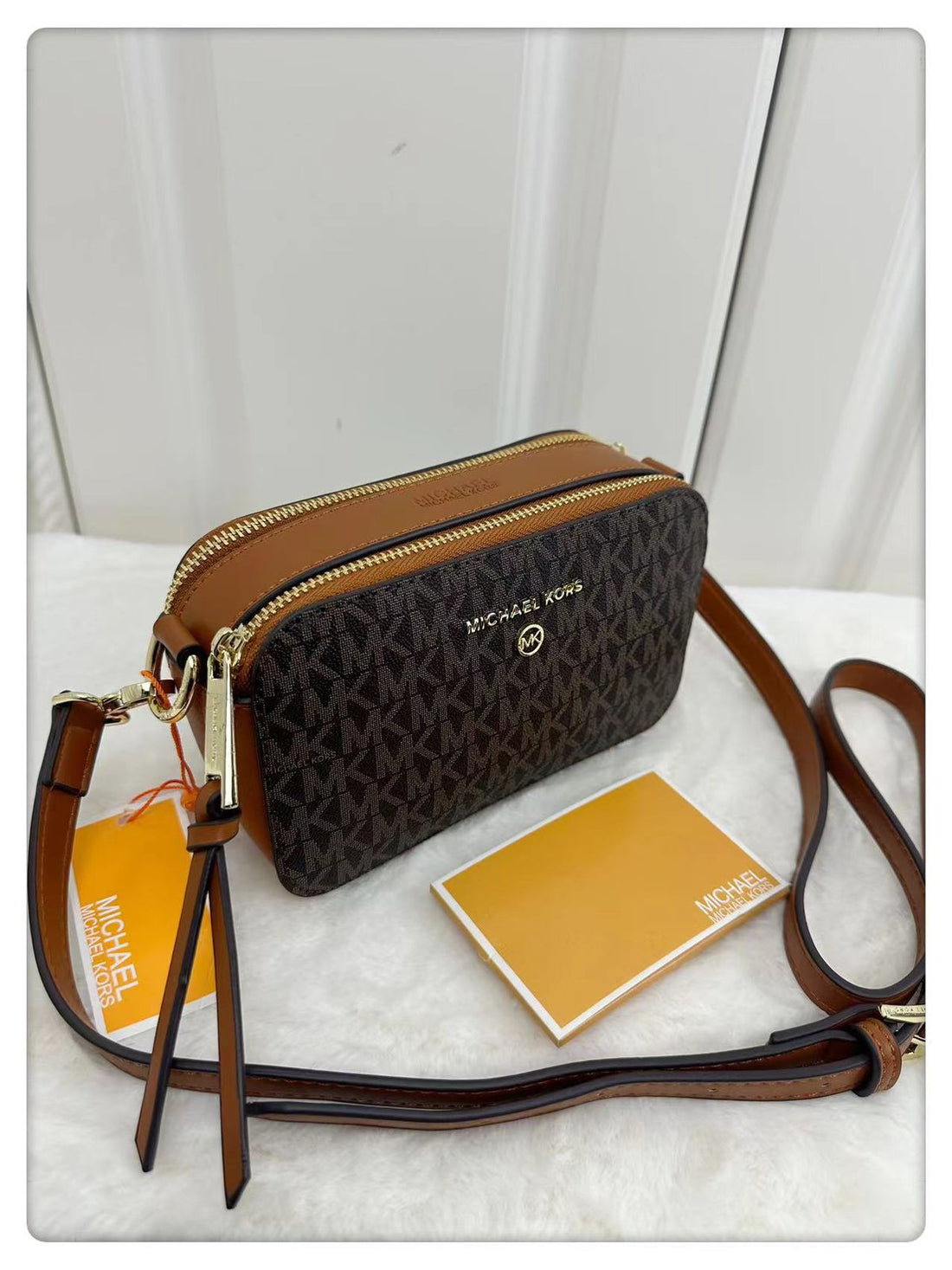 MICHAEL KORS SNAPSHOT