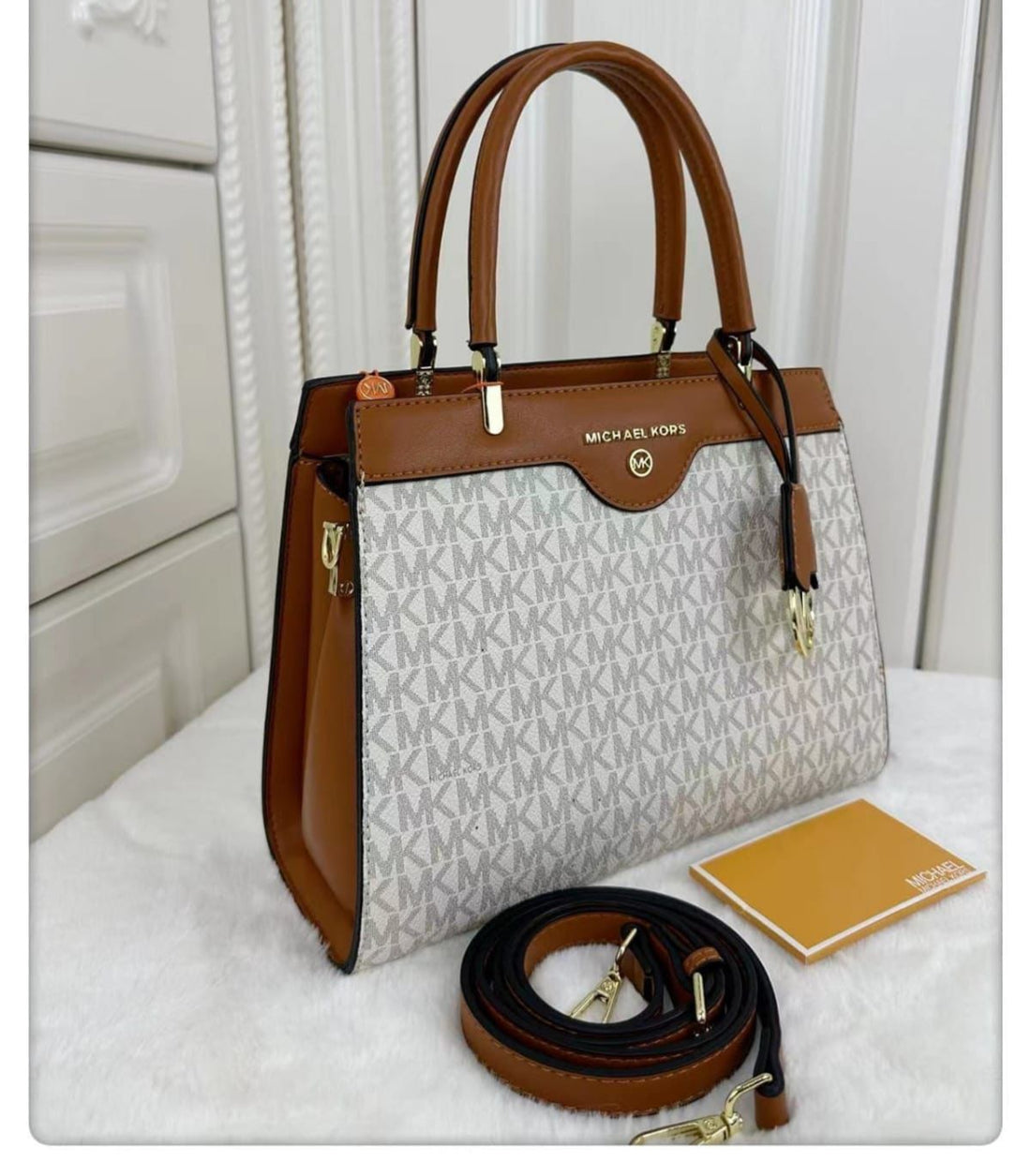 MICHAEL KORS SATCHEL