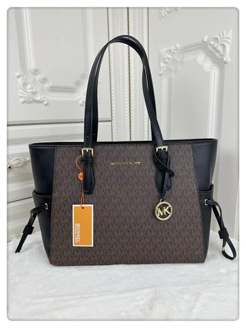 MICHAEL KORS EAST WEST VOYAGER