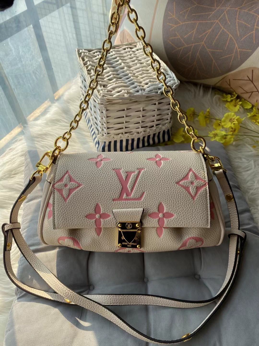 LOUIS VUITTON FAVORITE EMPREINTE BICOLOR MONOGRAM BAG