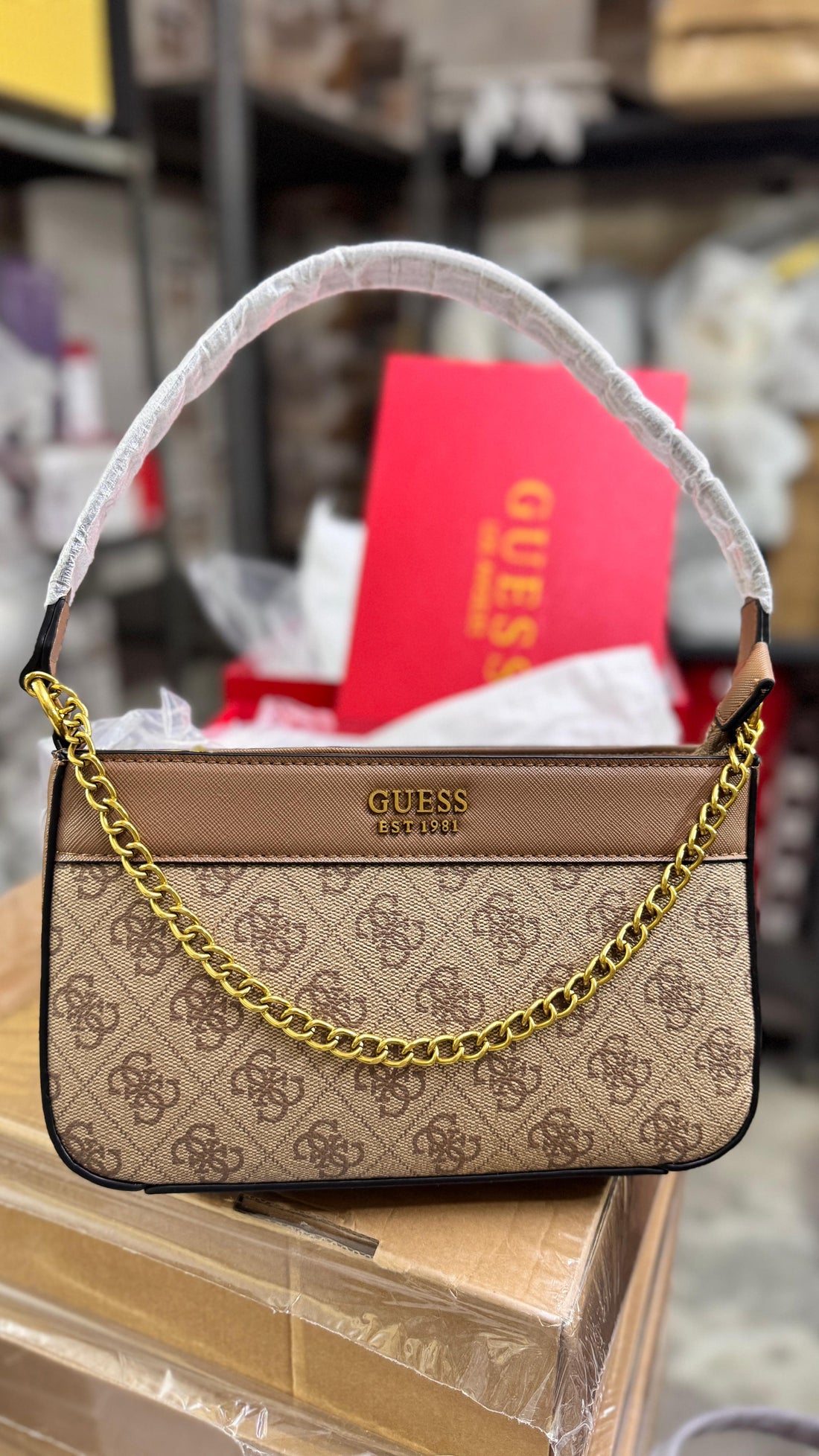 GUESS SMALL SHOULDER CUM LONG SLING BAG