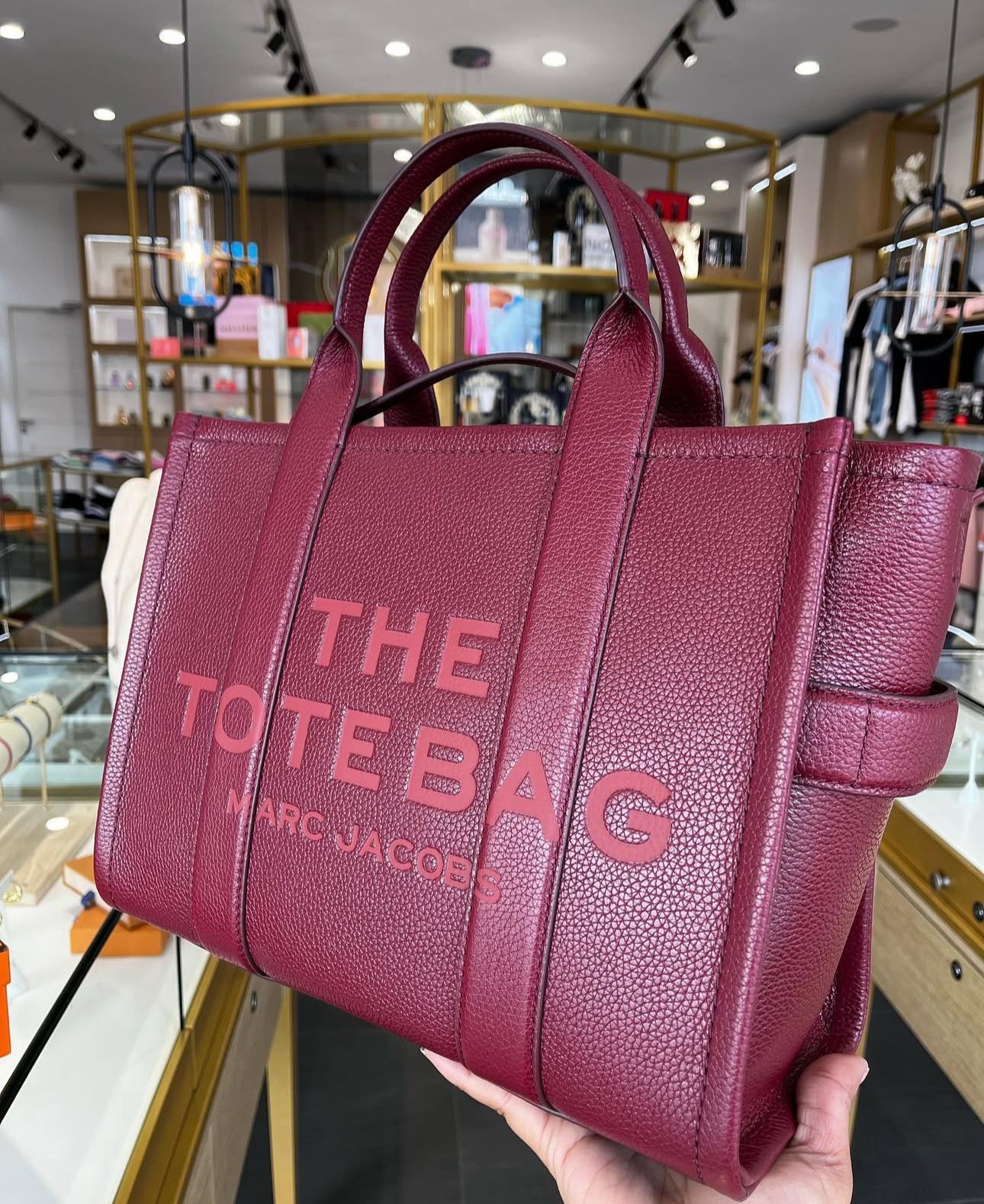 MARC JACOBS LEATHER MEDIUM TOTE BAG
