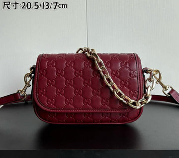GUCCI EMBLEM SHOULDER BAG