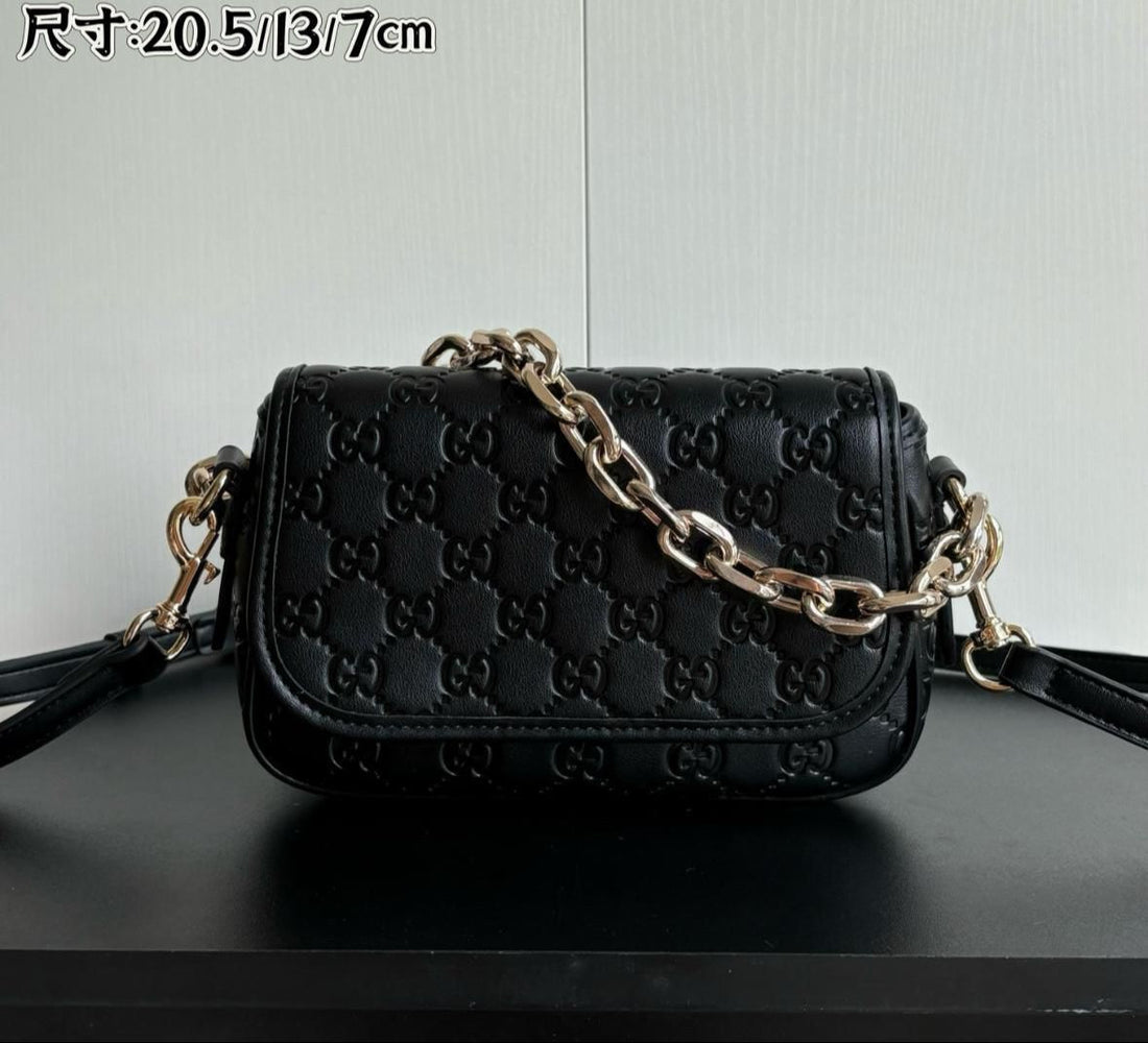 GUCCI EMBLEM SHOULDER BAG