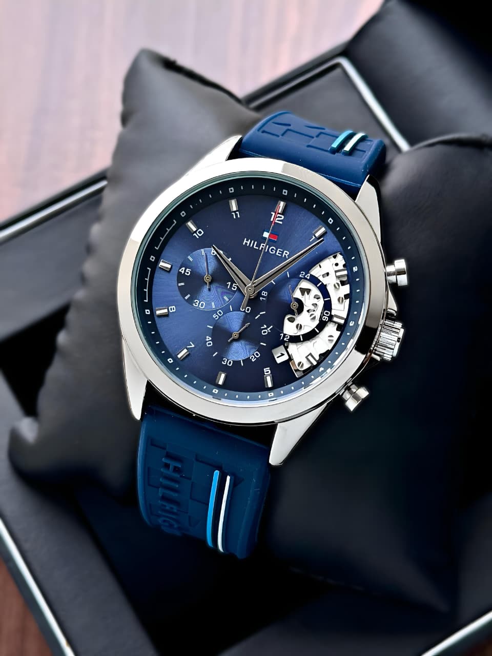 Tommy Hilfiger Z-Black Original Model Series Now Available