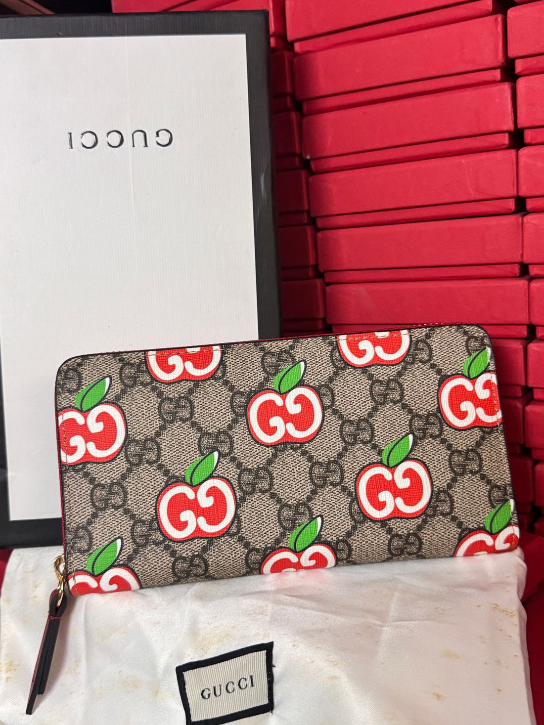 GUCCI APPLE AND WOLF NFC AUTHENTIC LADIES WALLETS