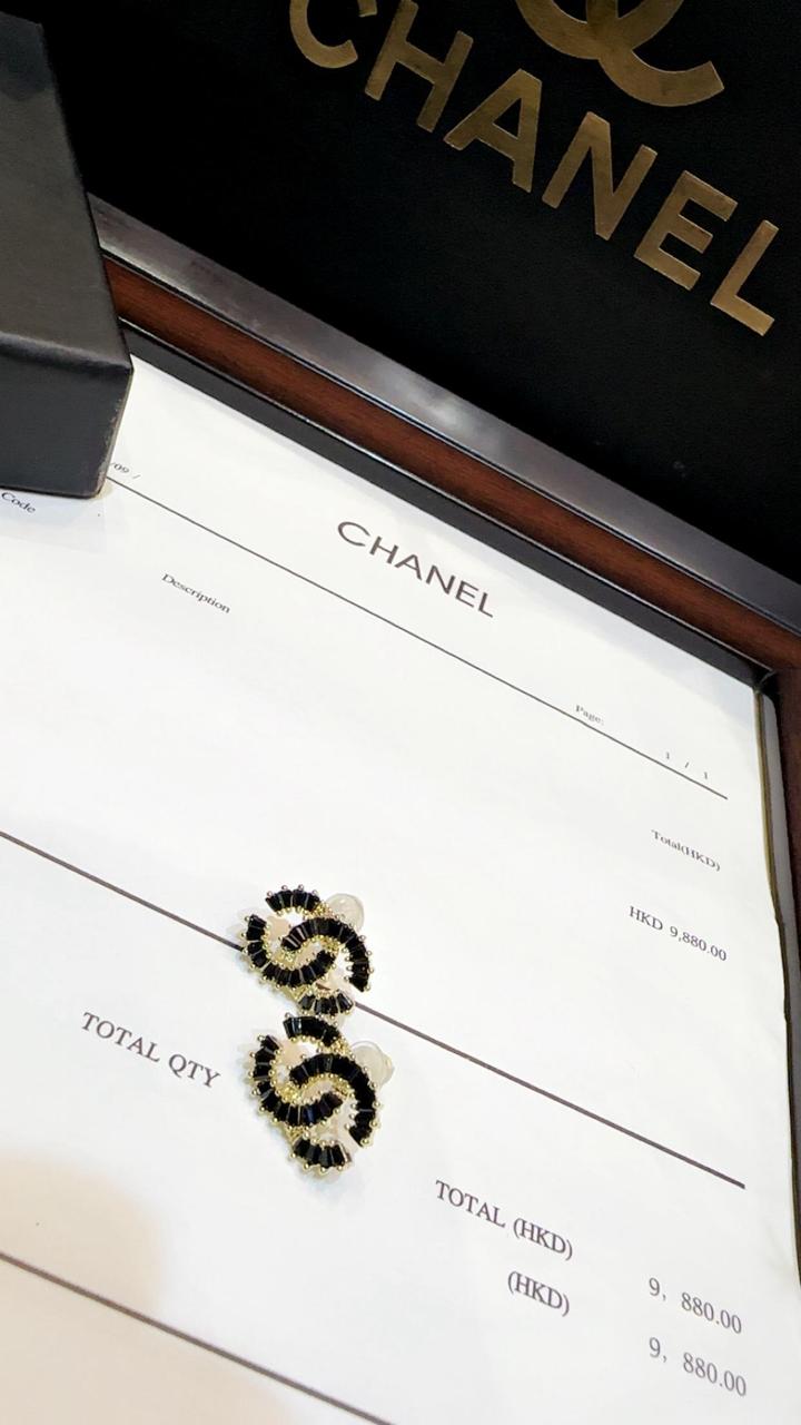 CHANEL DIAMOND CUT EARRING