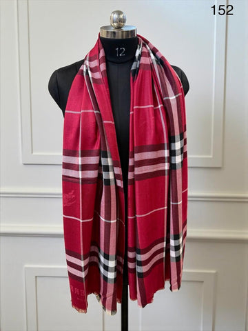 BURBERRY SEMI WOOLLEN STOLES